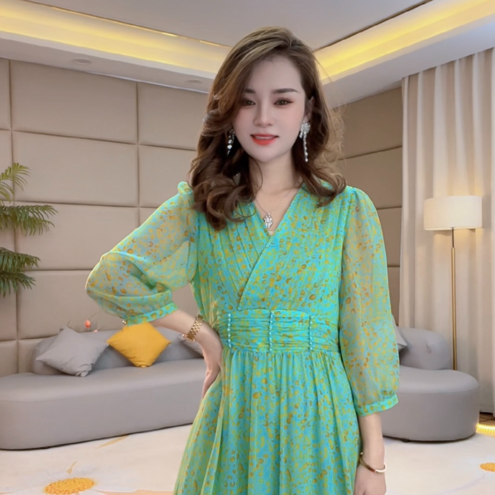 《静静心选》绿色长裙钉珠收腰显瘦印花真丝连衣裙 75222