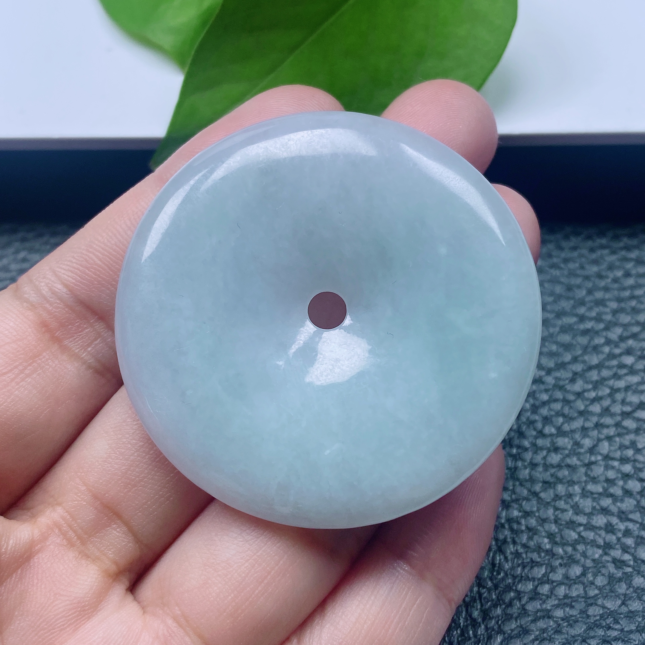 天然翡翠A货冰润细腻大平安扣吊坠