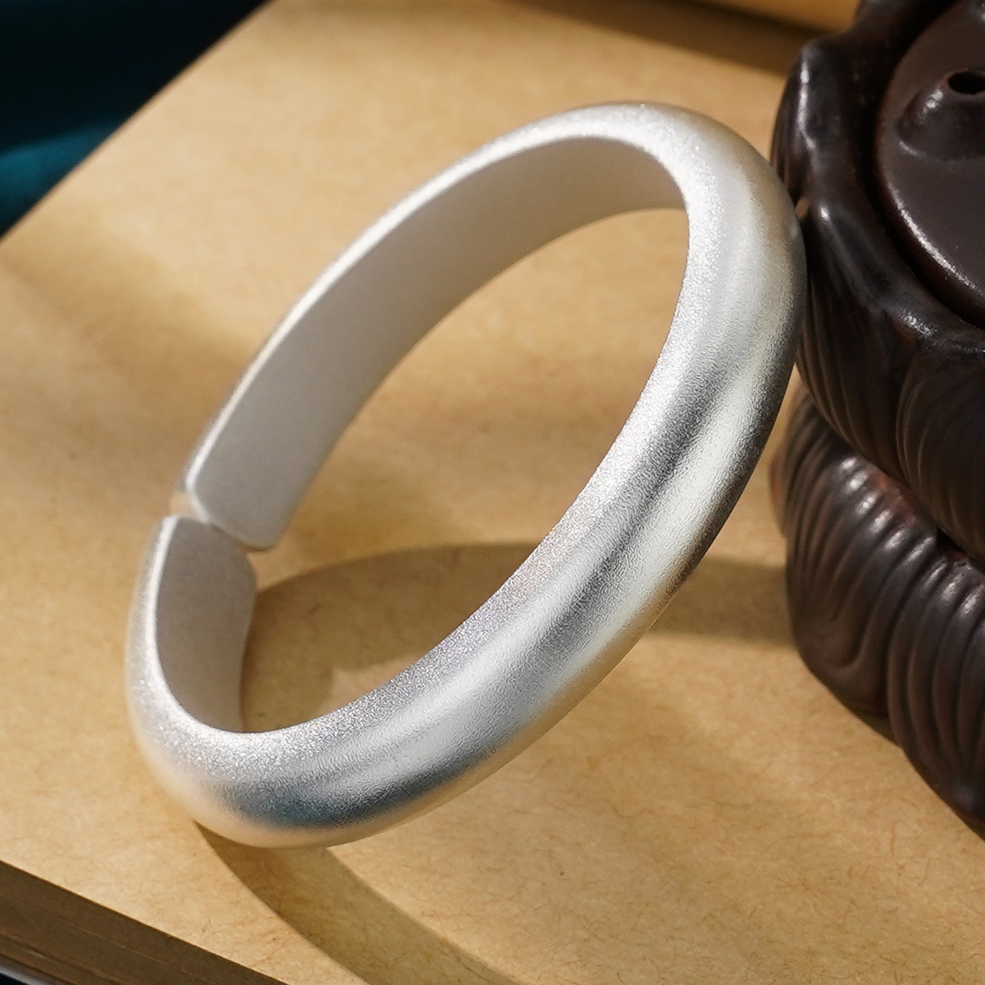 九乐 足银手镯 999手工银镯子古法传承半圆简约泥鳅手镯约120克