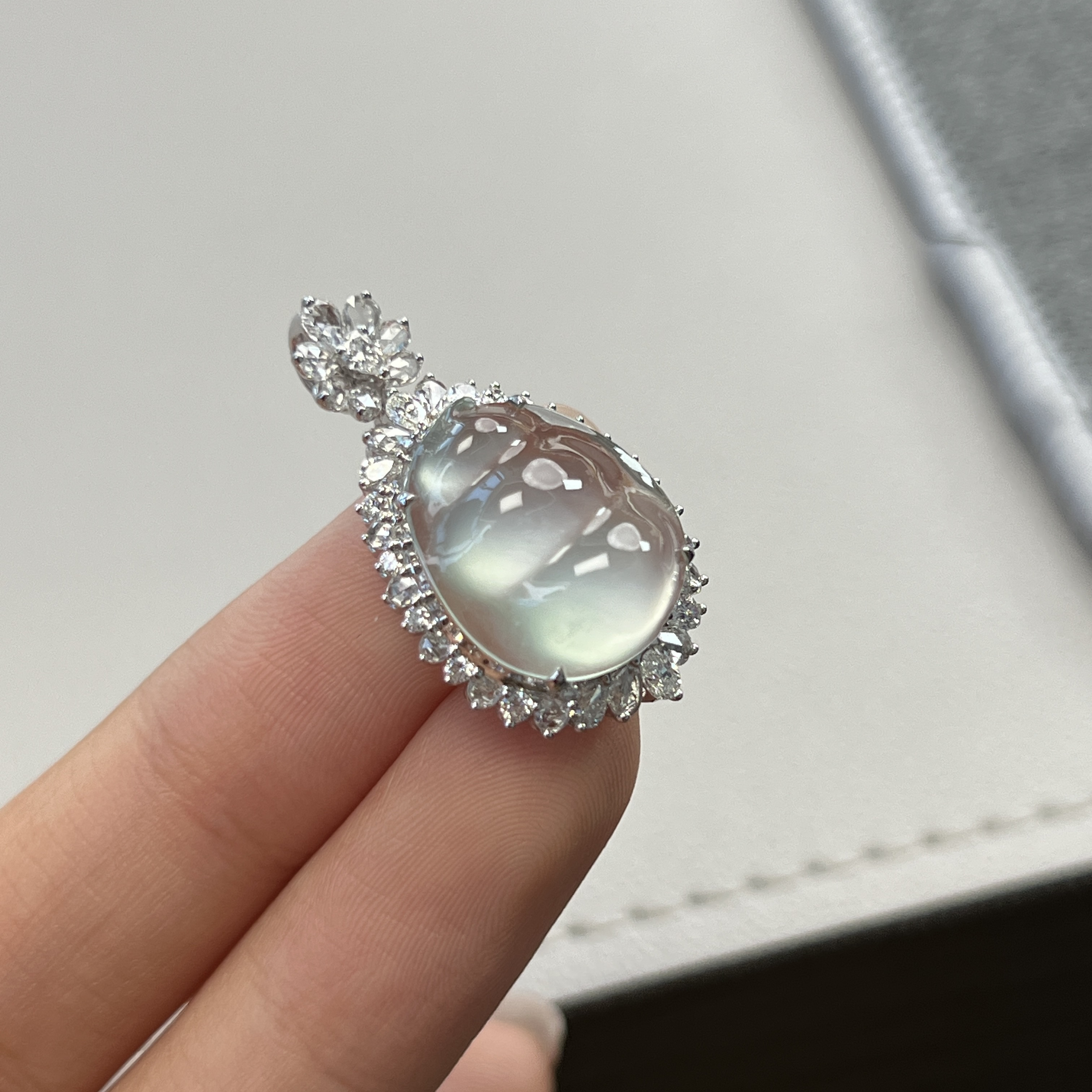 缅甸翡翠玻璃种晴底胖圆福豆挂坠精致可爱圆润饱满精致高级豆子