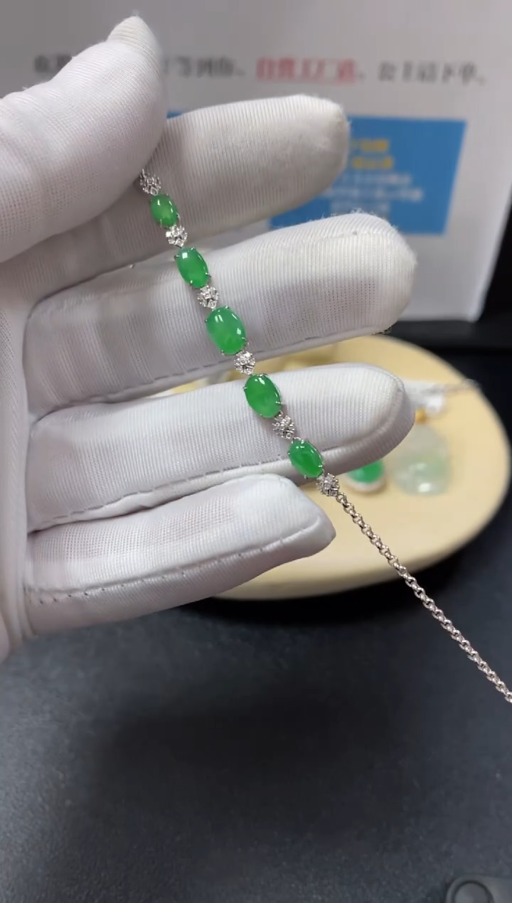 【闪购商品】翡翠手链18K金镶嵌875421