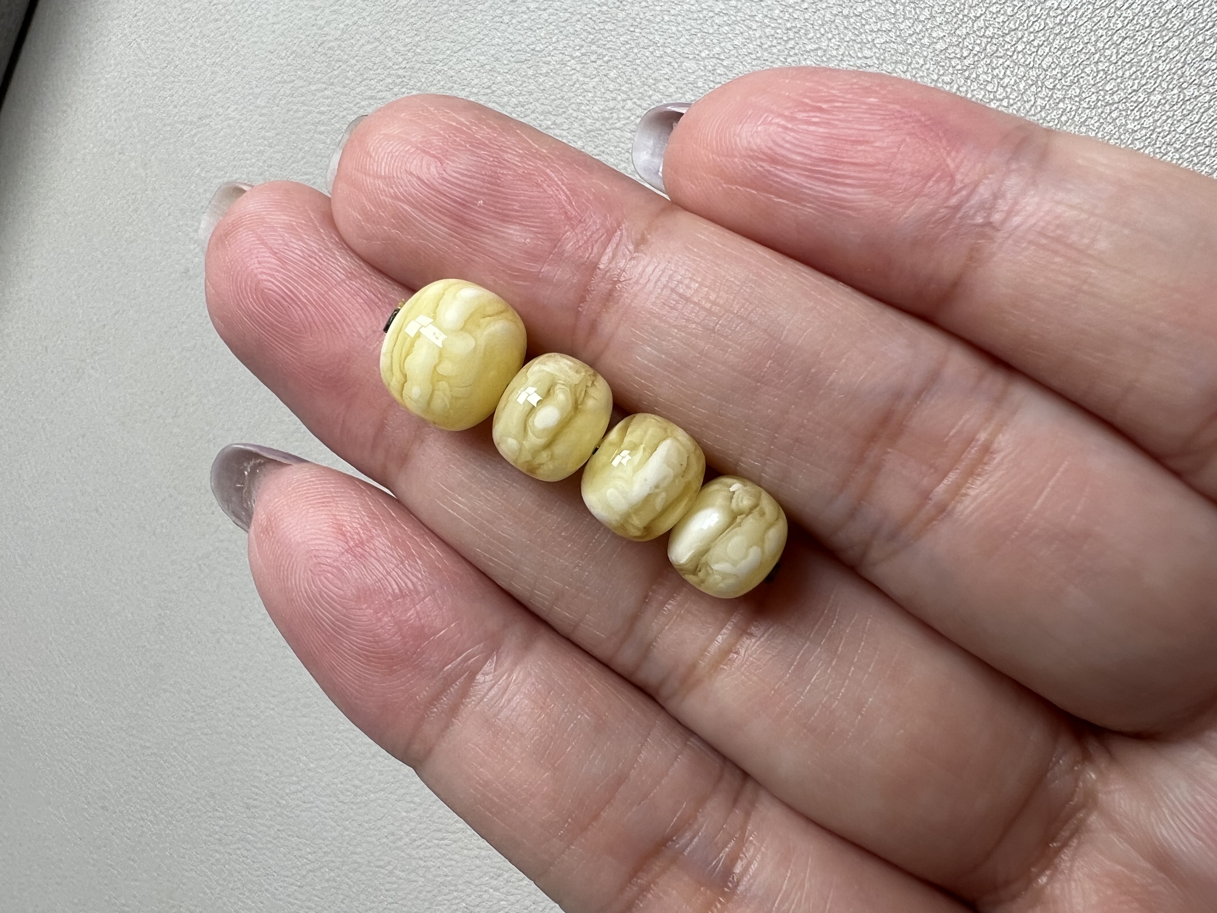 同料俄白花虎皮老型套装顺纹品质，顶珠9.5腰珠8线束7.7