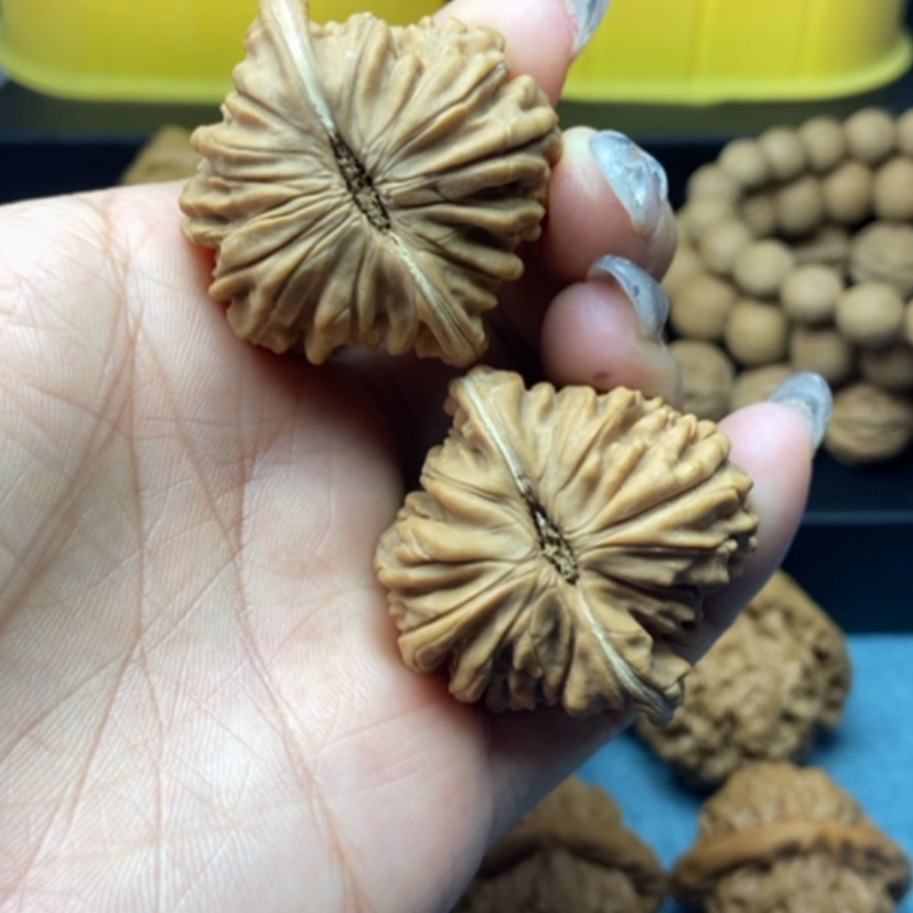 【闪购商品】文玩核桃吊坠墨***肌