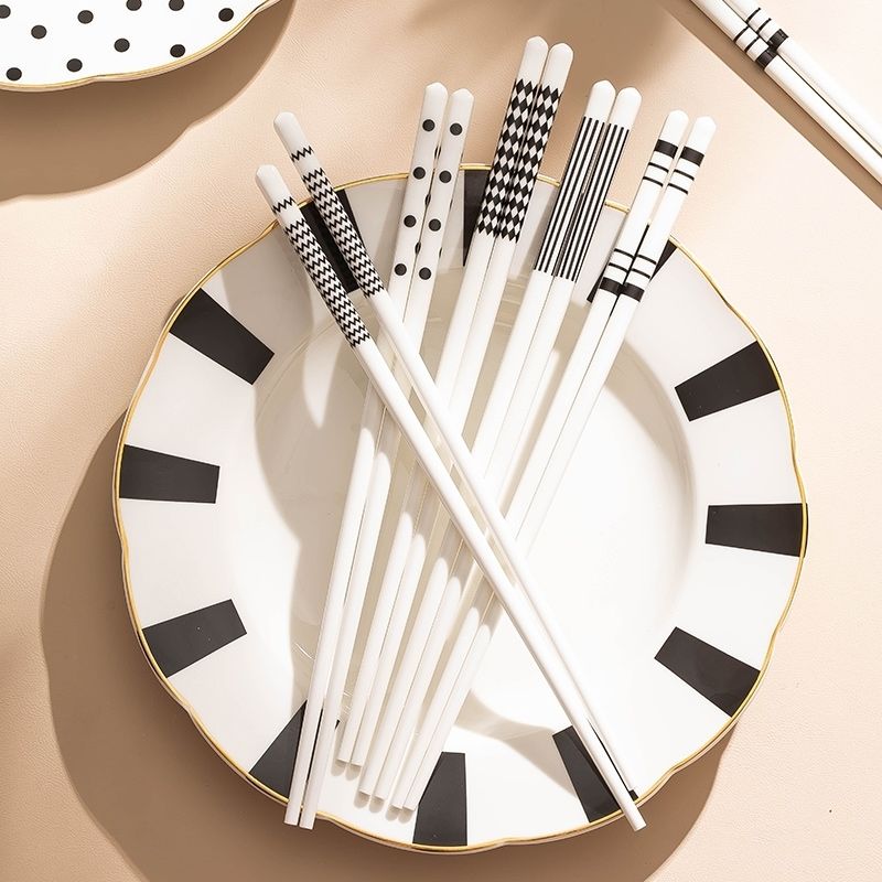 赫本风陶瓷筷子家用防滑防霉一人一筷ins风陶瓷瓷筷散装礼盒套装