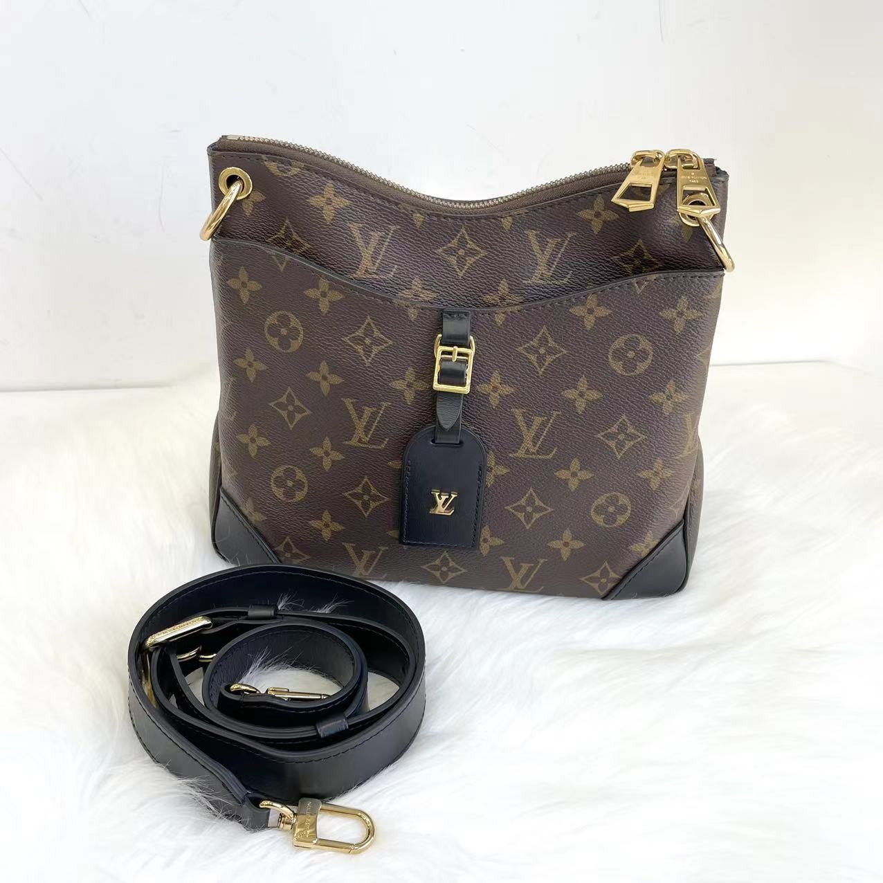 99新 LouisVuitton/路易威登 经典老花芯片黑牛角odeon肩带斜挎包