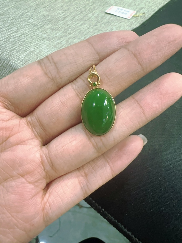 蛋面吊坠，和田碧玉