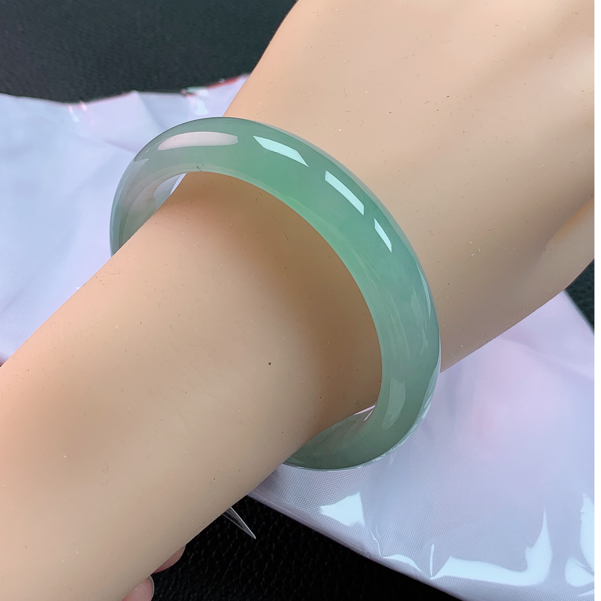 56圈冰晴底满圈甜绿色玻璃种起光起胶 显白显年轻款纯天然A货翡翠