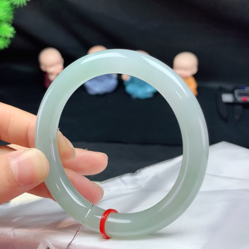 【闪购商品】翡翠手镯未镶嵌东*酱