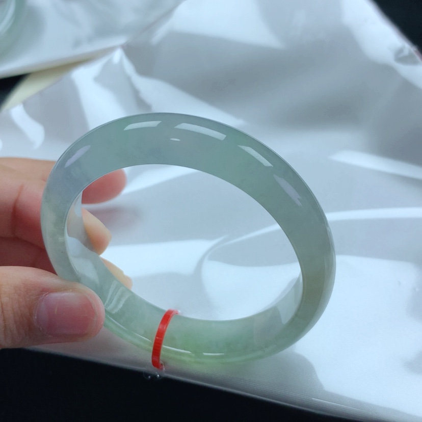 【闪购商品】翡翠手镯未镶嵌L****o54贵