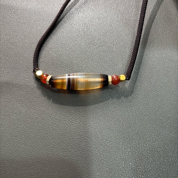 清代缠丝玛瑙珠子