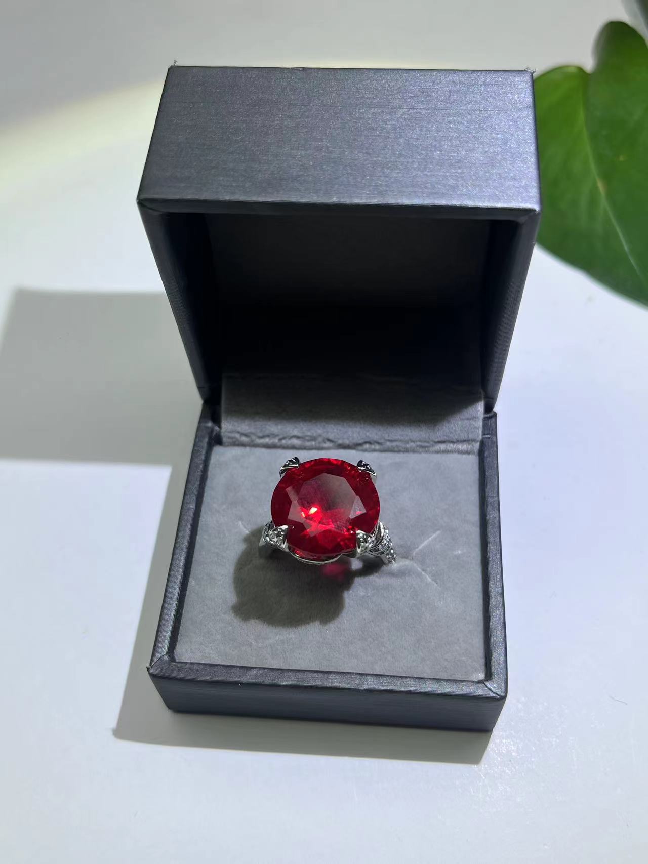 （优雅与华丽）璀璨闪耀K036红指环