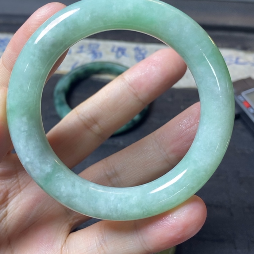 【闪购商品】定制翡翠未镶嵌已****。