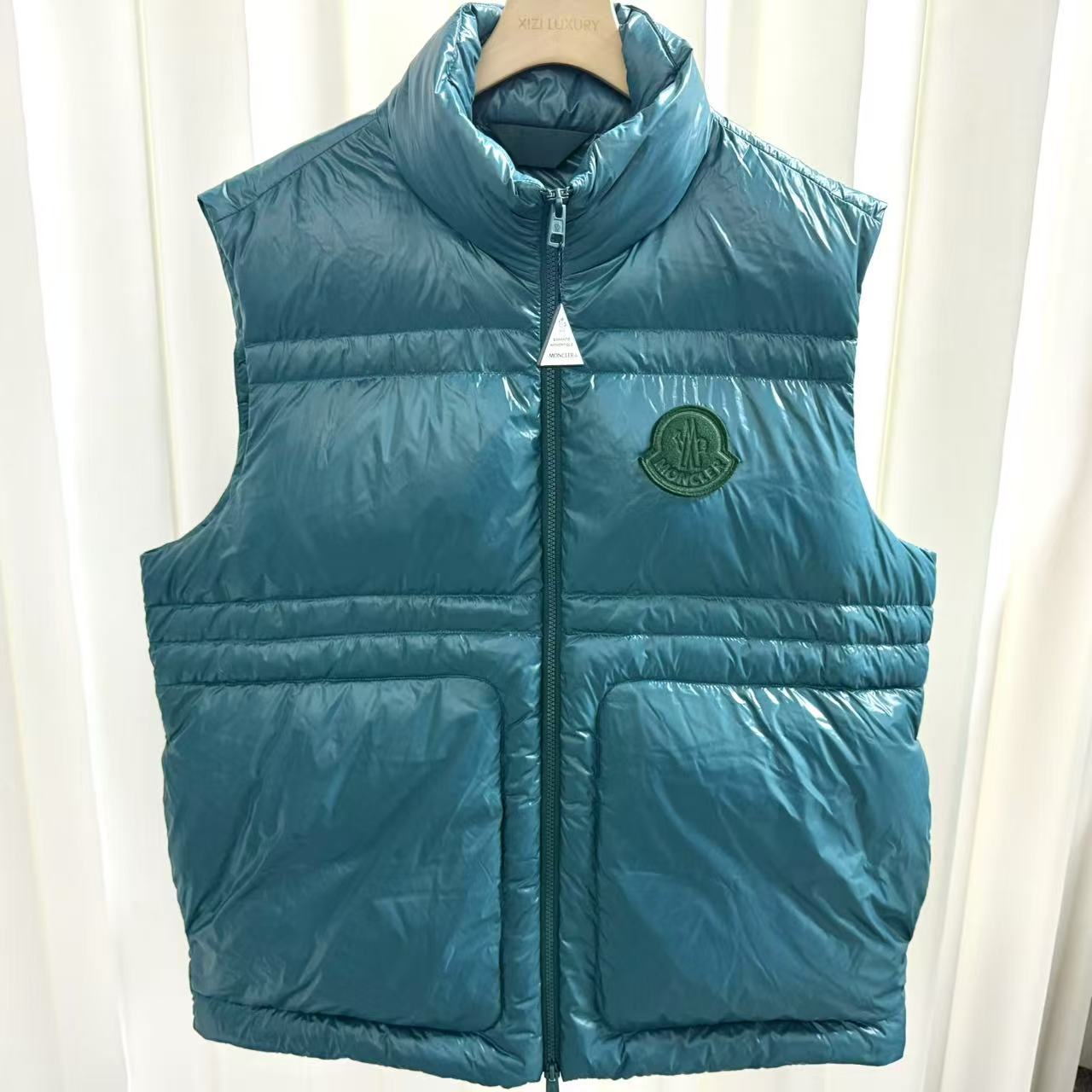 全新未使用 MONCLER 蒙口经典logo徽章羽绒马甲