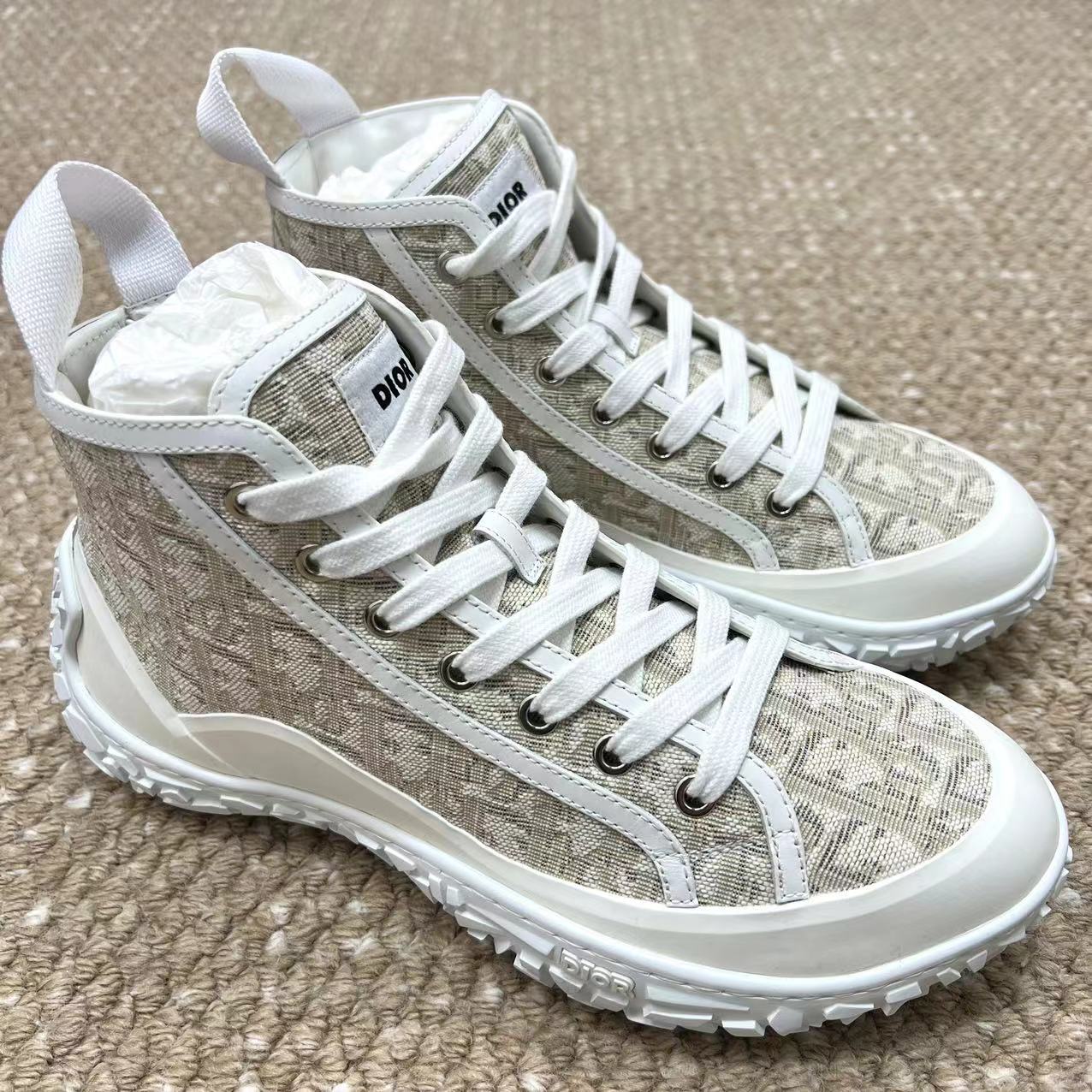 全新未使用 DIOR/迪奥  男士高帮防滑轻便登山徒步运动休闲鞋