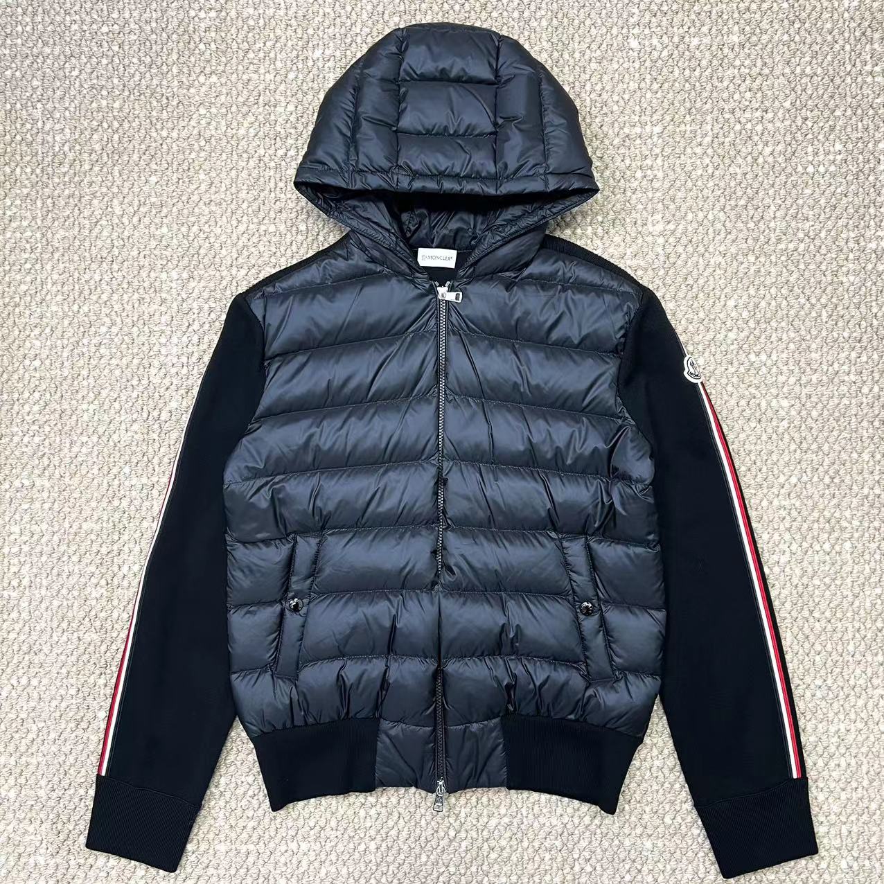 全新未使用 MONCLER 蒙口经典款男士针织羽绒服