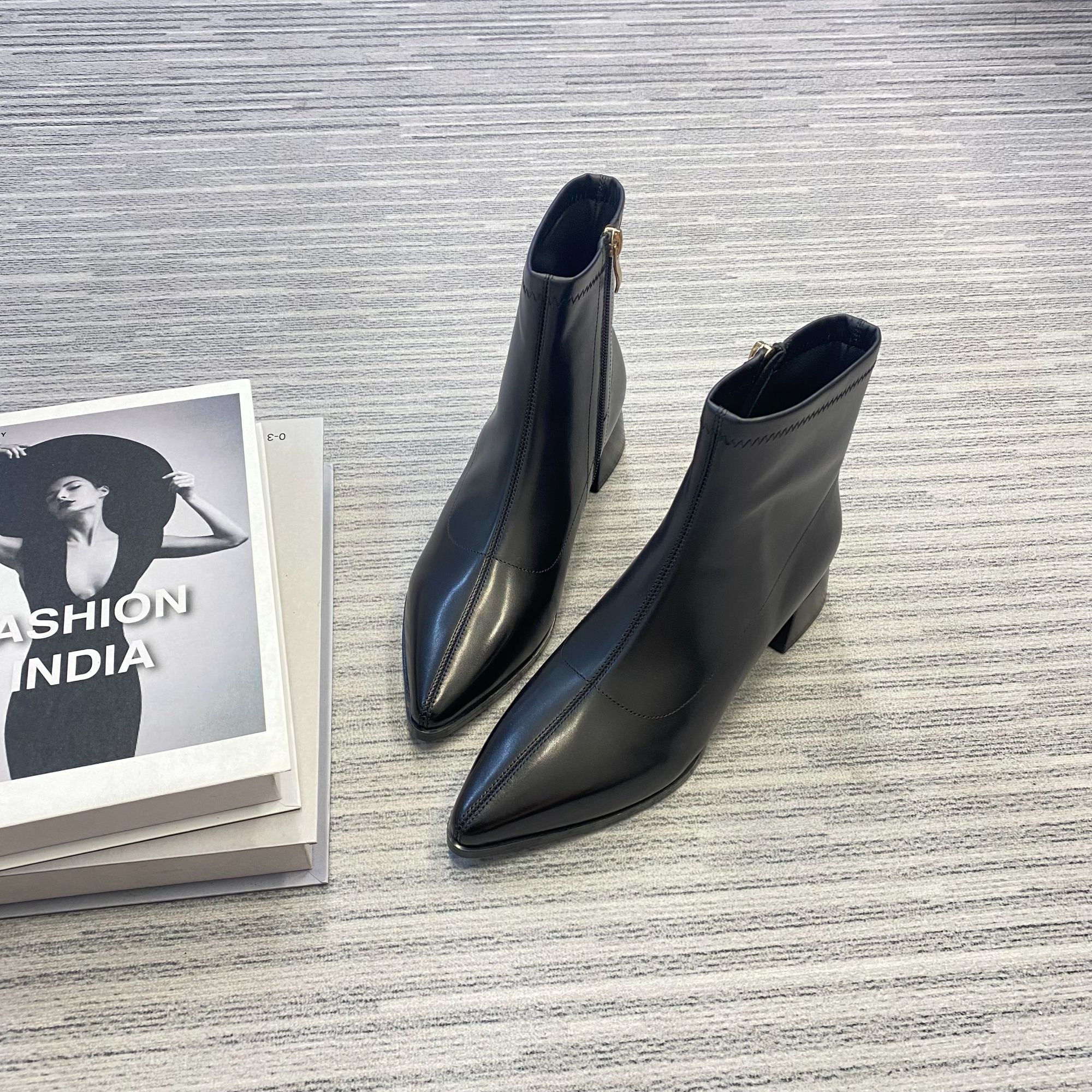 2024秋冬新款真皮软面尖头低跟气质时尚百搭骑士靴瘦瘦靴F3319