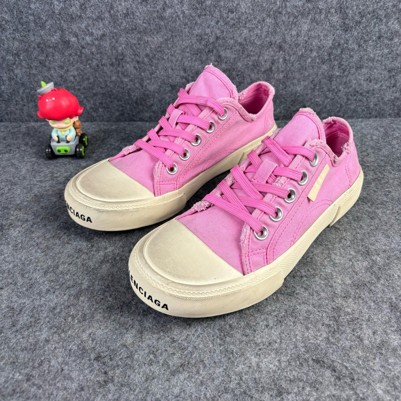 全新未使用 Balenciaga/巴黎世家 白粉做旧帆布鞋  36码 ylp1220