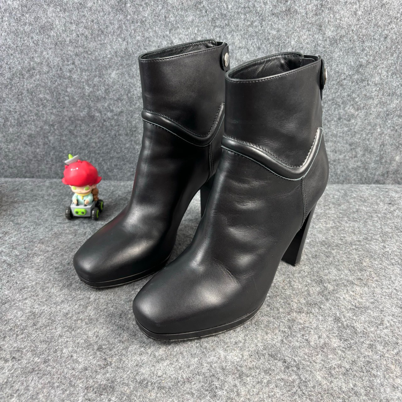 95新 Hermes/爱马仕 小方头纯黑短靴 37码 跟高9CM YLP514
