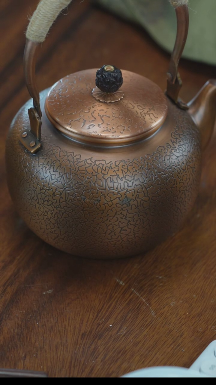 【闪购商品】紫铜锤纹水壶1.5升水壶