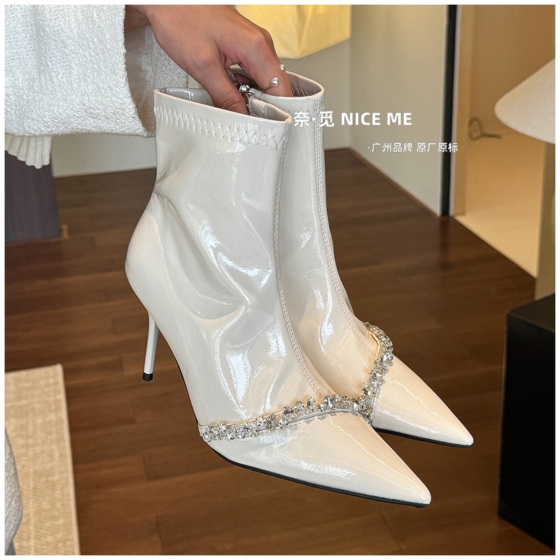 NICE ME~8.5cm雪白天星！尖头水钻高跟短靴女秋季出游漆皮靴子ins~