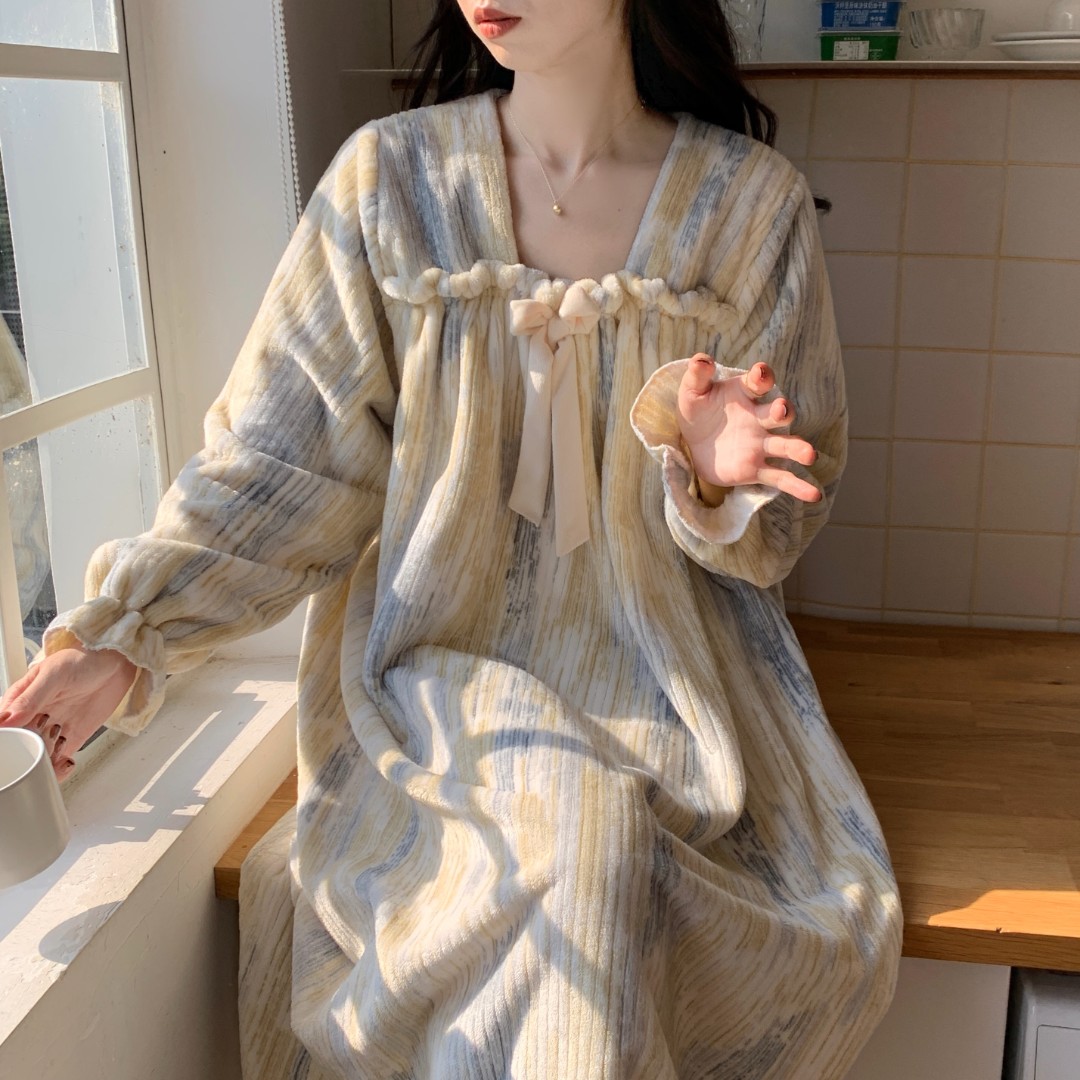 睡裙女冬天珊瑚绒加绒加厚长袖长款宽松保暖法兰绒家居服可外穿