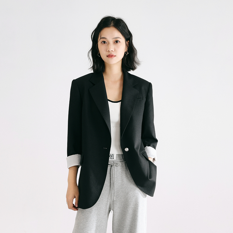 婉甸黑色廓版西装1233Q03DM3森女系