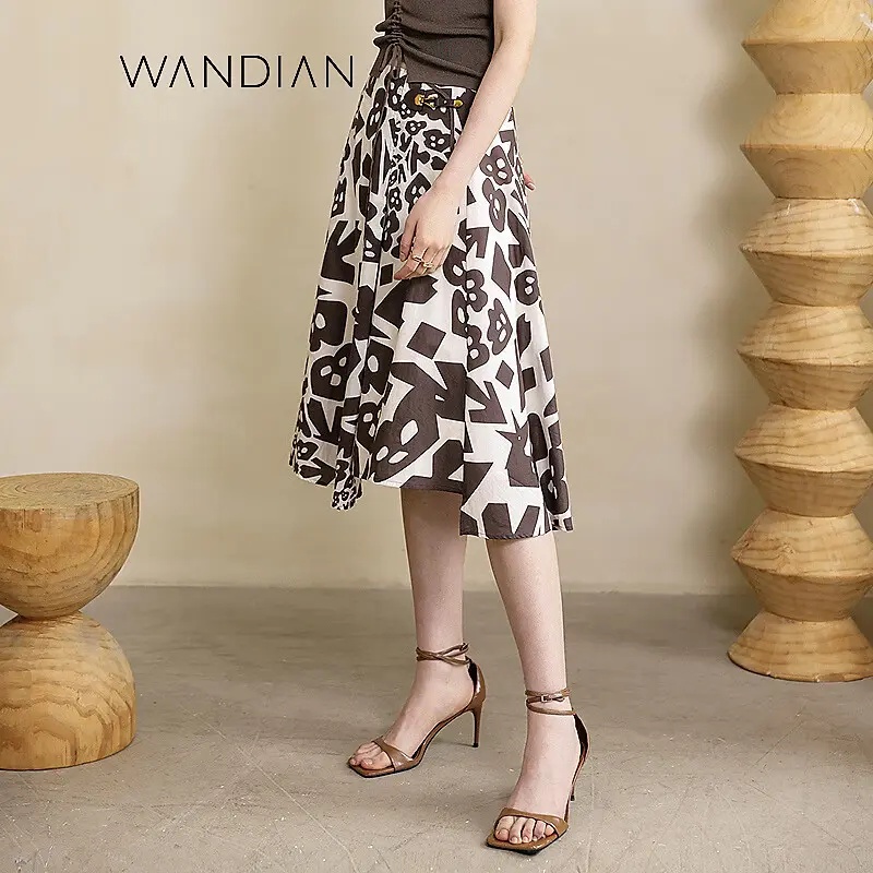 婉甸新品咖色波普字母中裙1232K10RS2