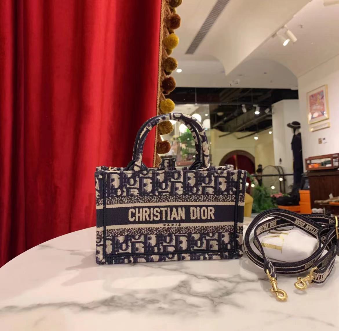 95新 DIOR/迪奥 GGS萌萌丨托特 mini老花金扣单肩包24年/52254419