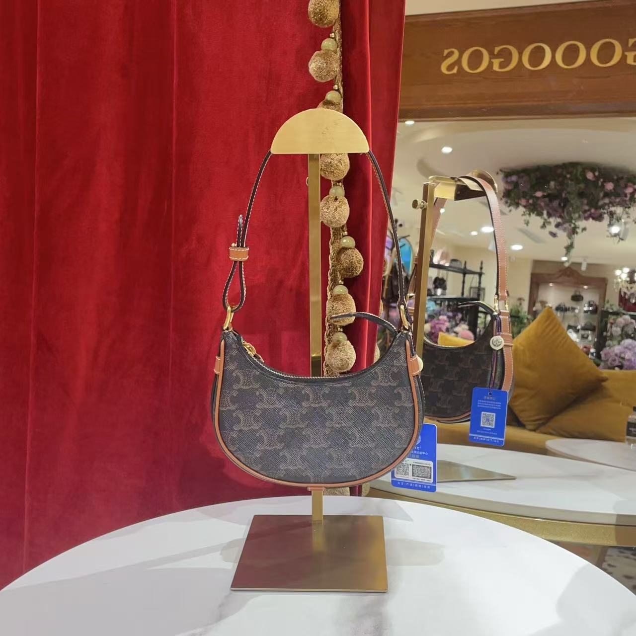 95新  GGS萌萌 丨瑟琳ava mini凯旋门老花金扣腋下包/51906599