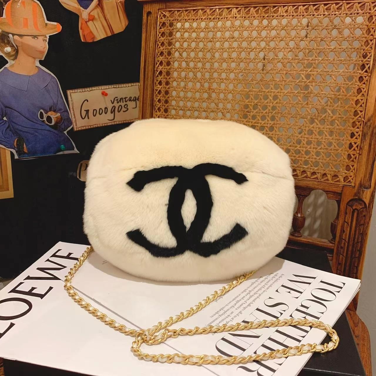 99新 Chanel/香奈儿 GGS丨金链单肩包白色毛绒82264642总价26800