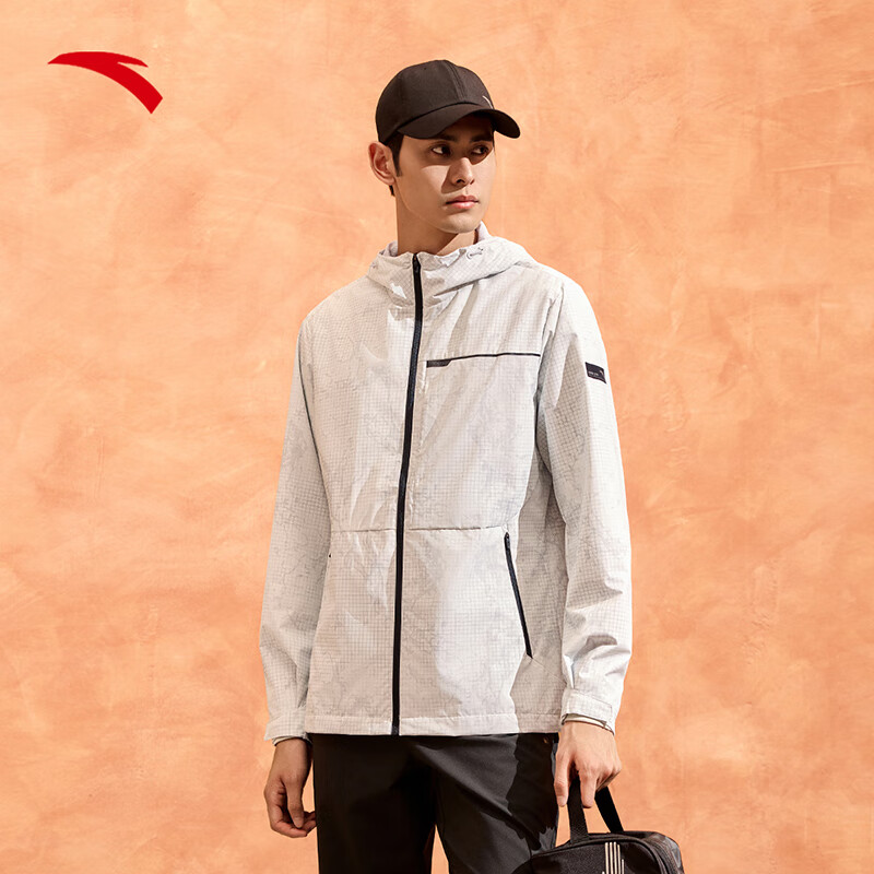 安踏梭织连帽薄外套男士早秋时尚新款健身跑步运动上衣/152437607