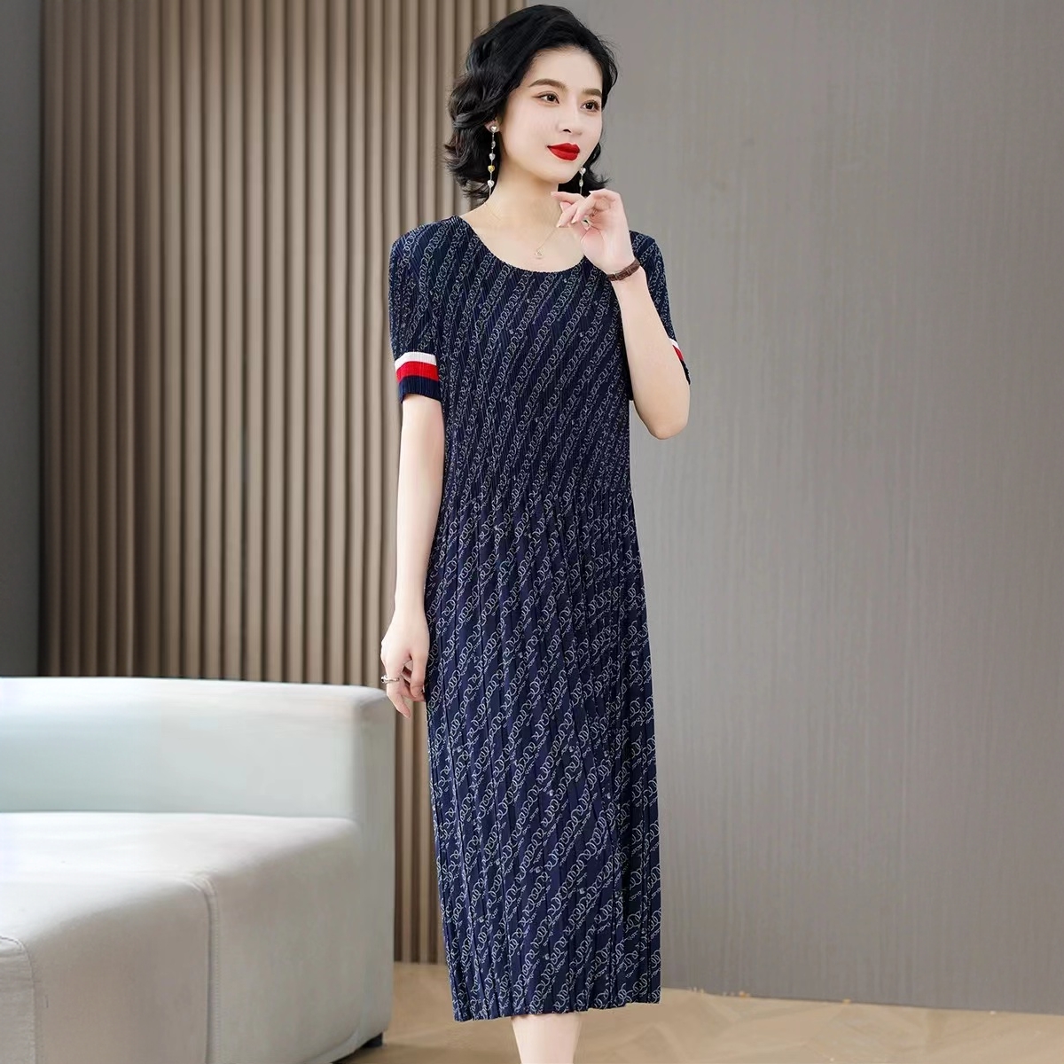 褶皱连衣裙女百褶裙印花裙夏季圆领短袖时尚妈妈显瘦减龄2024新款