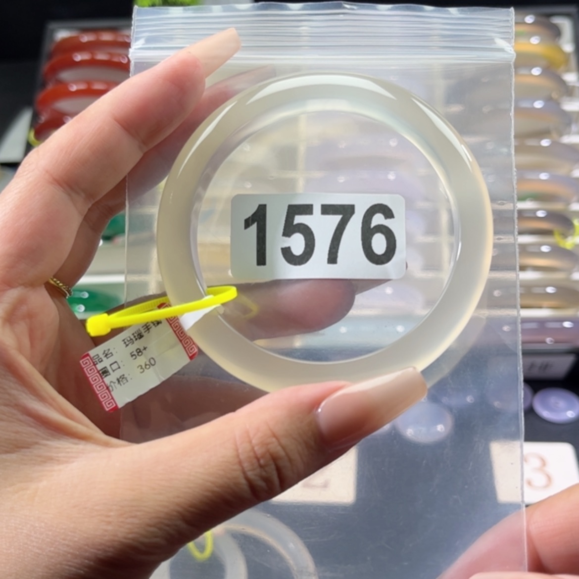 【闪购商品】玛瑙/玉髓手镯未镶嵌甜****?58