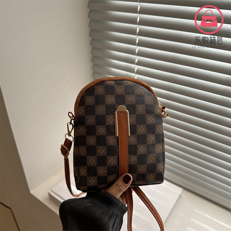 迷你小包2025款秋季女包高级感斜挎包中年妈妈零钱休闲百搭单肩包