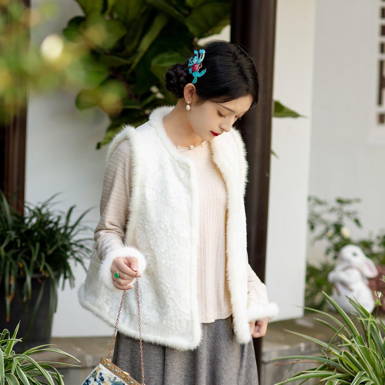 玉柳绵丨冬款针织绣花毛条边上衣保暖马夹简约百搭日常