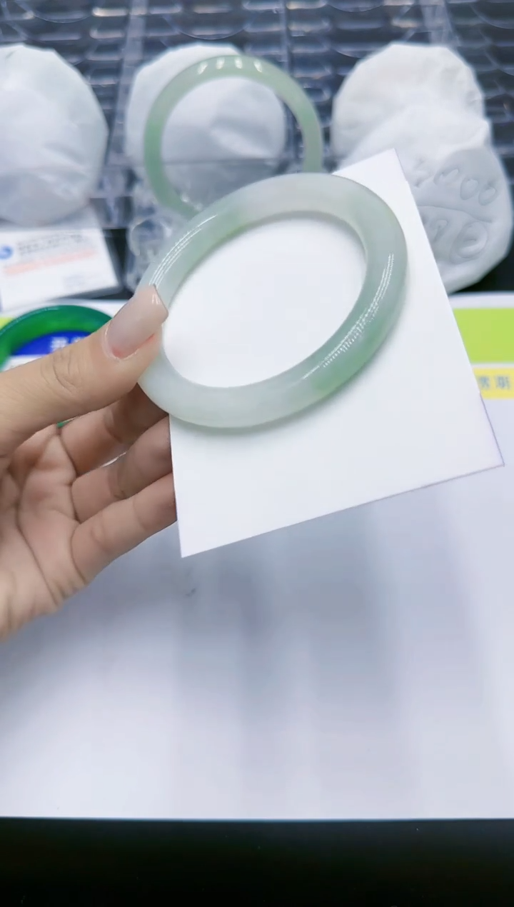 【闪购商品】石英质玉手镯未镶嵌284