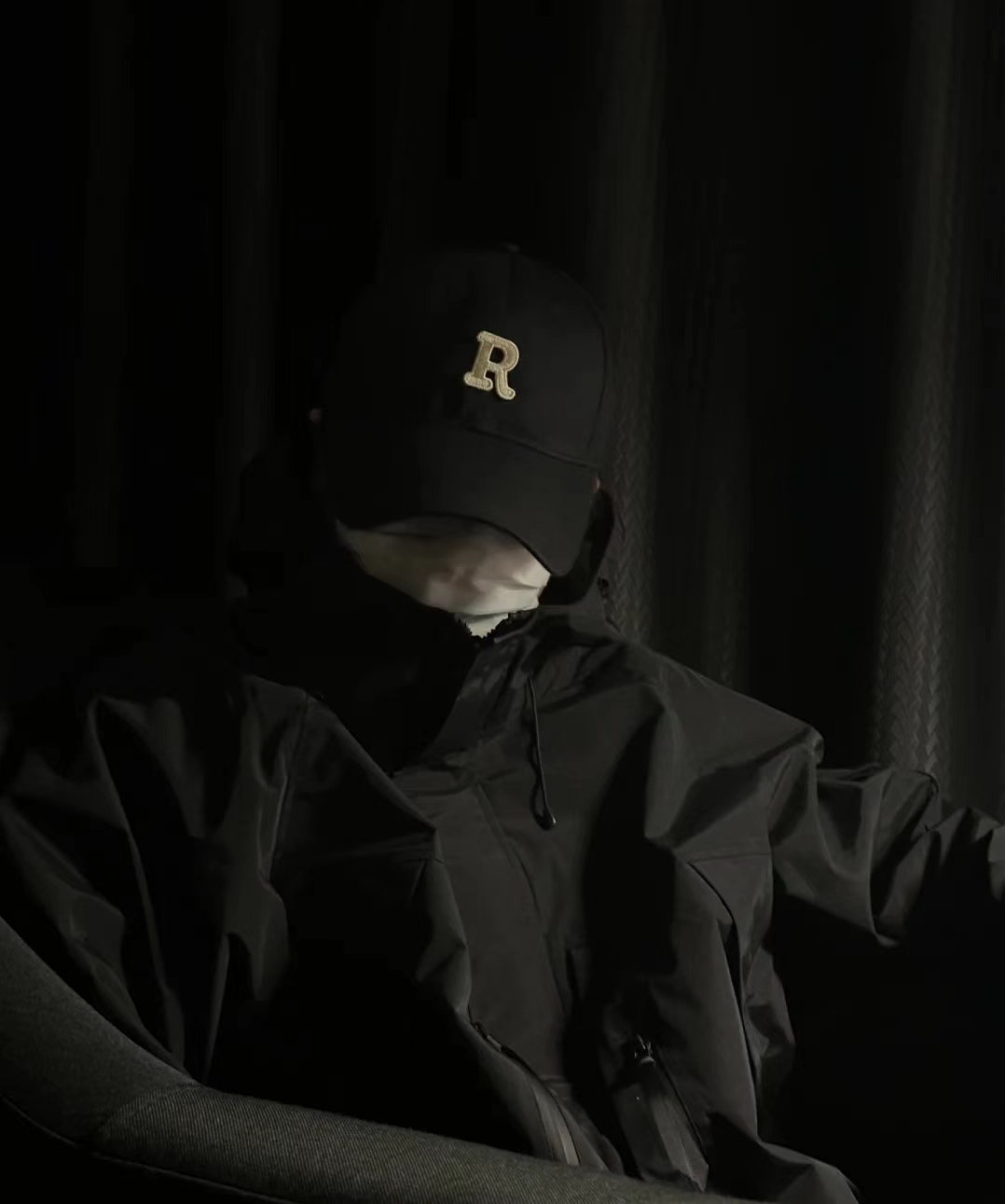 qf运动男士男款春秋黑色时尚休闲流行冲锋衣百搭