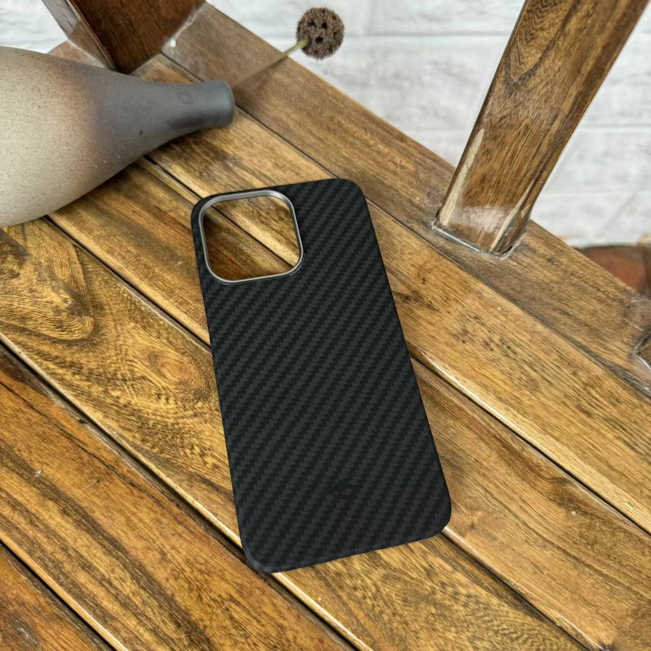 99新  iphone13pro【瑕疵】P家磁吸全包1500D