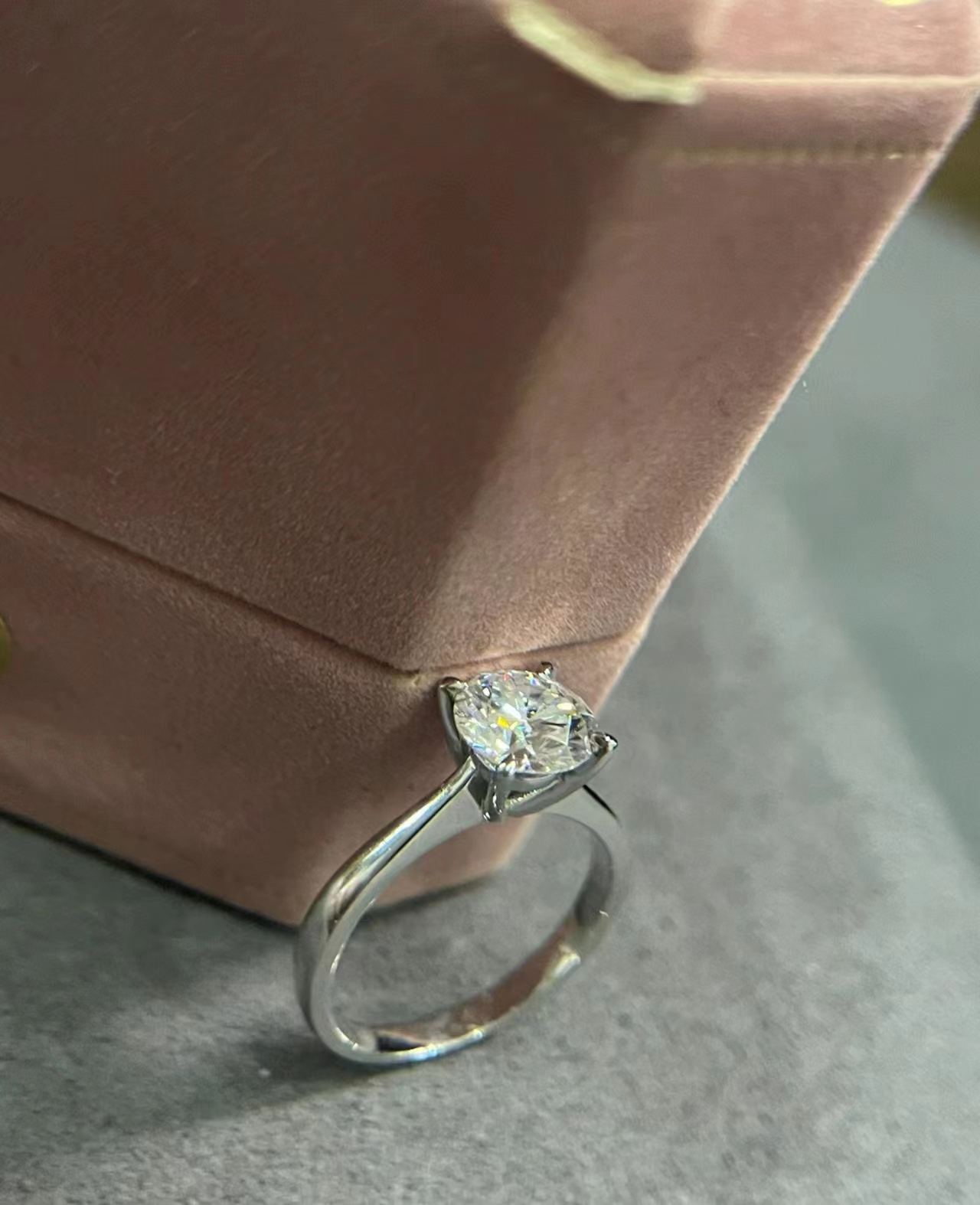 925银莫桑石银制品 【周家四爪】D色莫桑石情侣对戒婚戒温柔款