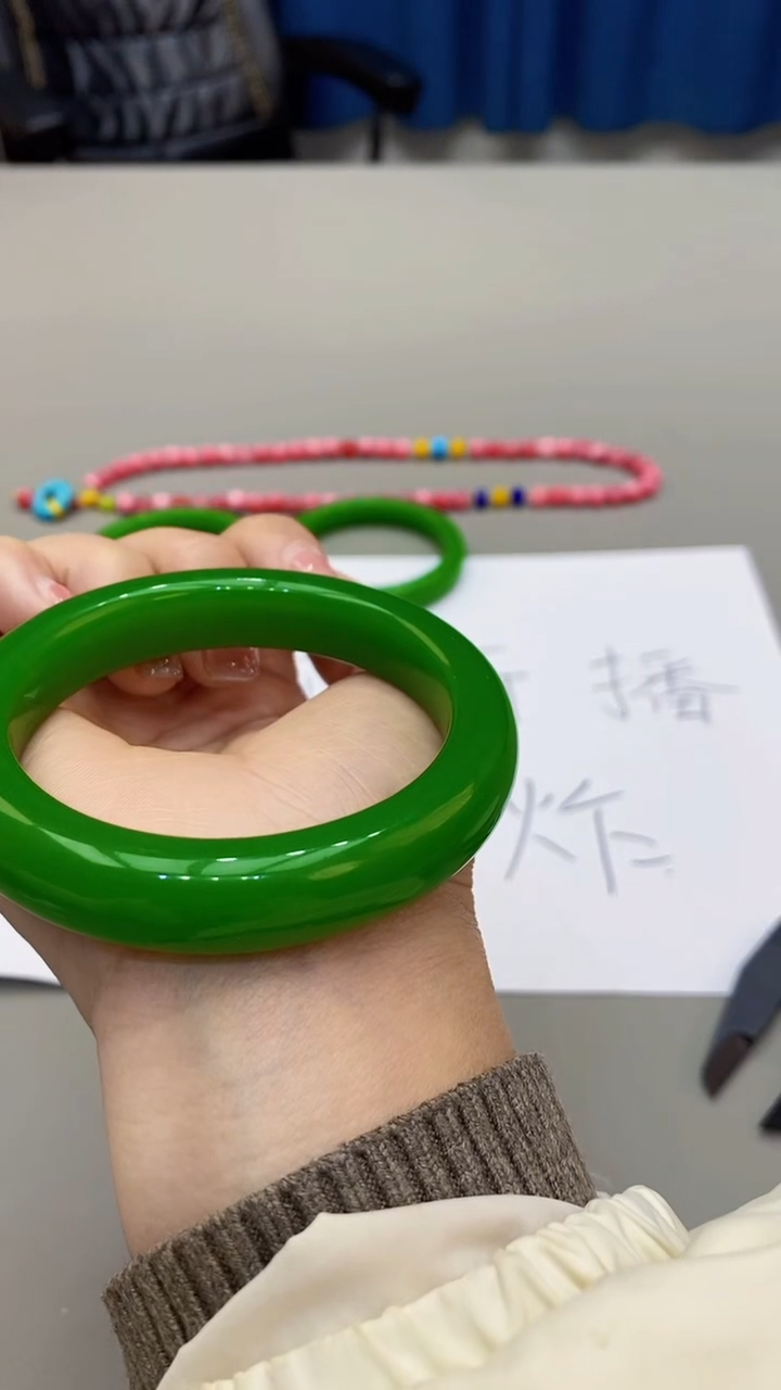 【闪购商品】和田玉（碧玉）手镯未镶嵌联系客服备注圈口