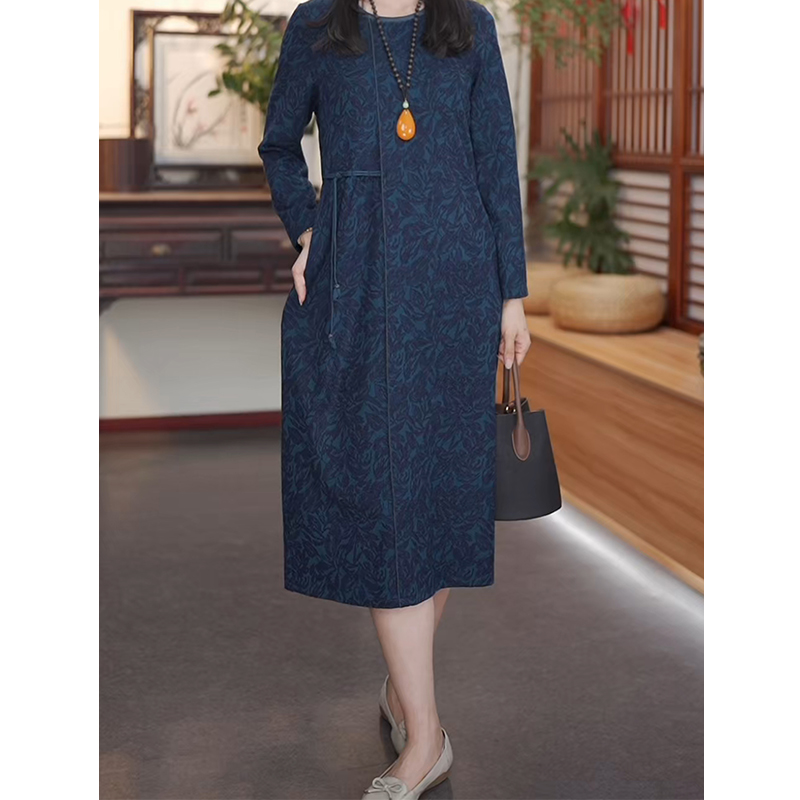 【青出于蓝】小个子穿搭气质简约大码显瘦圆领连衣裙澜意52001