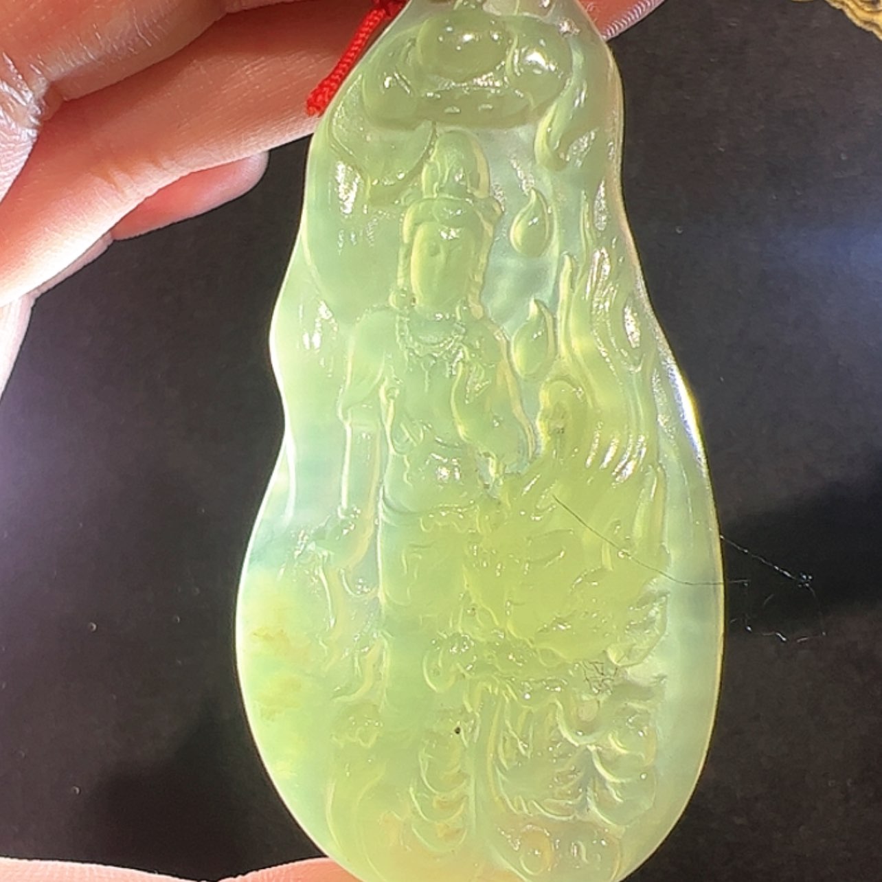 【闪购商品】蛇纹石玉颈饰未镶嵌难**涂