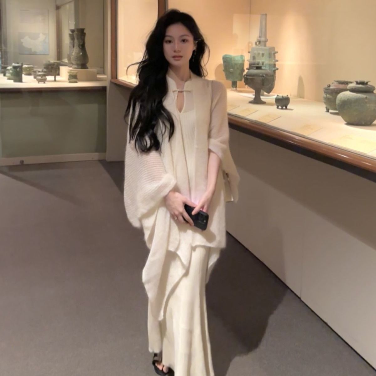 留洋白月光性感名媛气质针织吊带鱼尾旗袍+宽松披肩炸街秋季套装