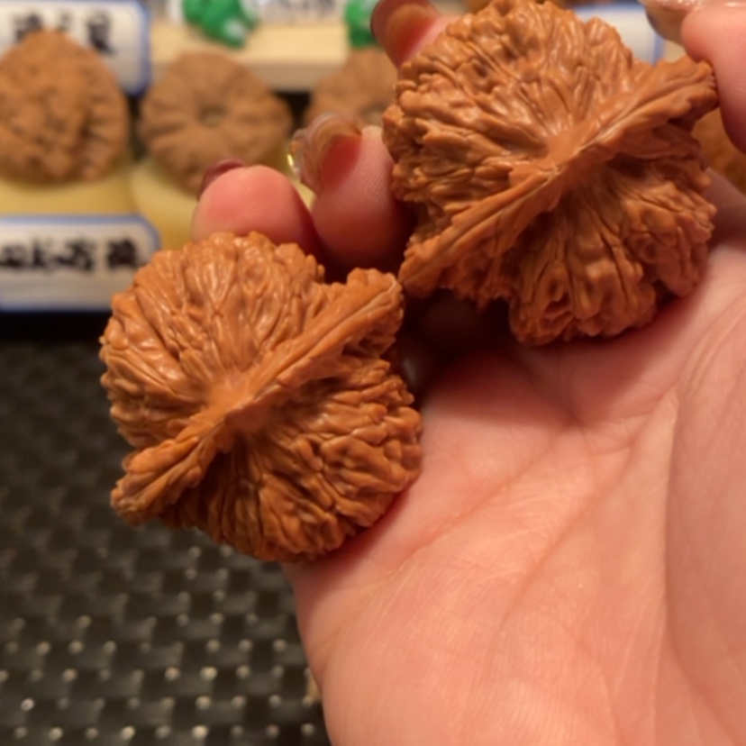 【闪购商品】文玩核桃吊坠嘎***?
