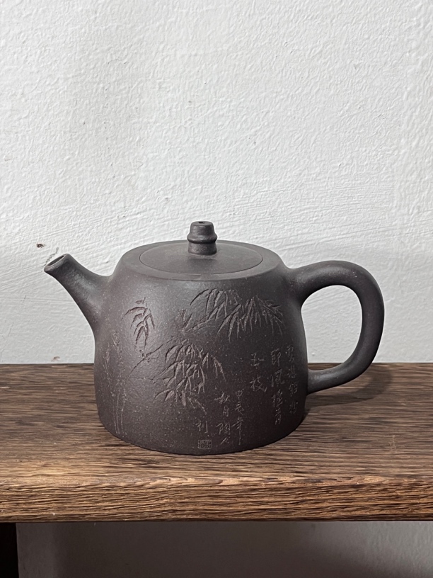 汉铎壶约 280cc 采用原矿天青泥手工精制，