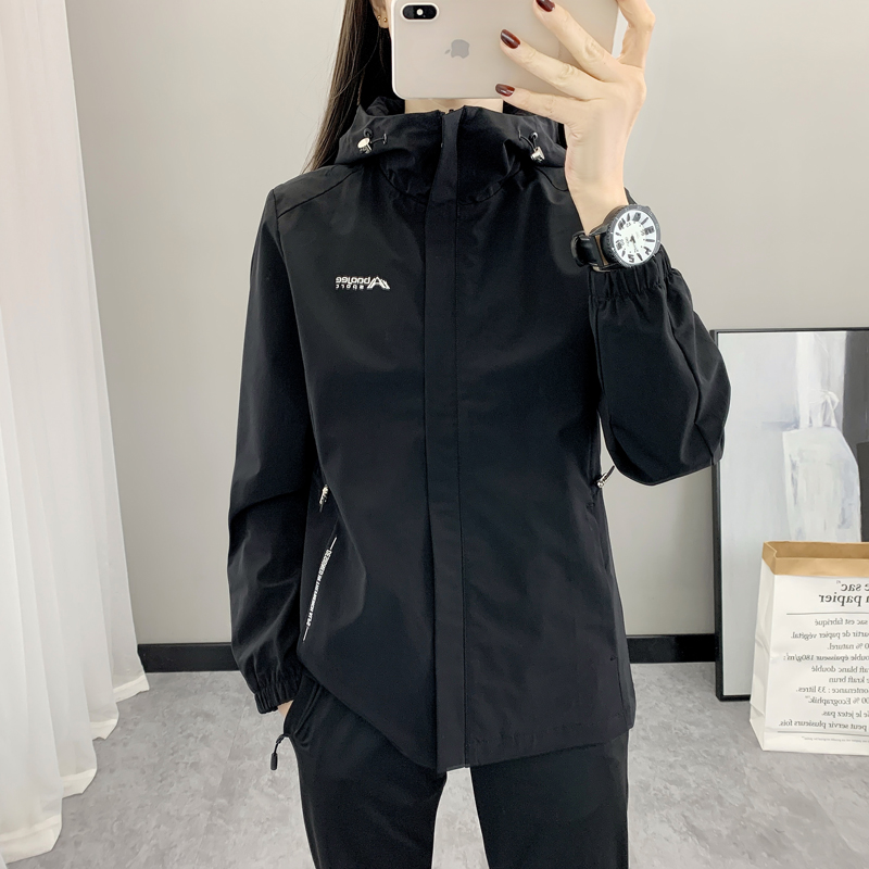 冲锋衣女中长款薄款2025秋季户外套运动登山上衣服可收腰显瘦风衣
