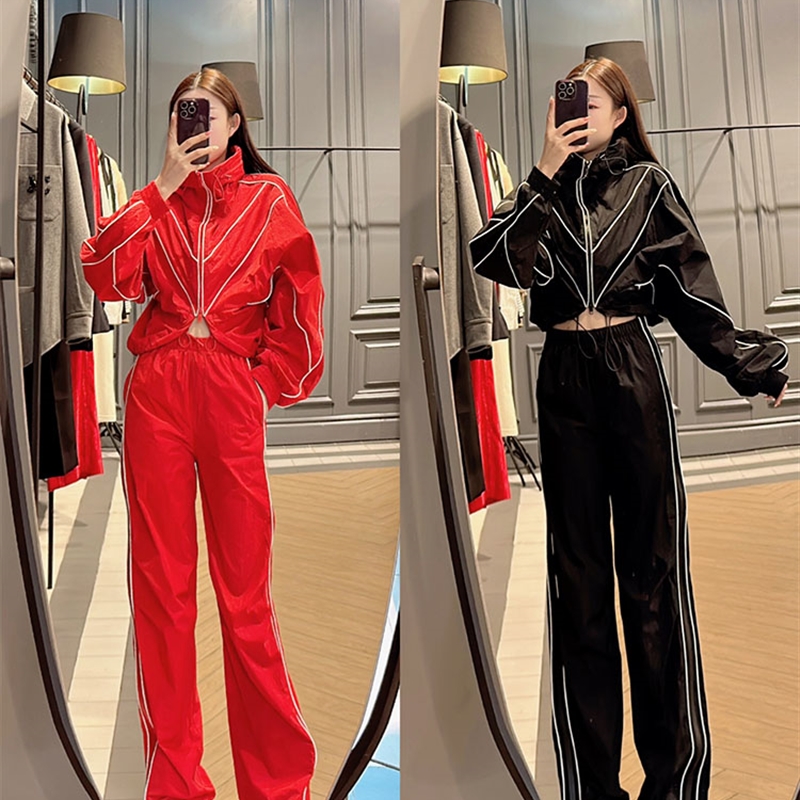 春季新款女装盐系轻熟休闲网红减龄红色防晒冲锋衣运动服两件套装