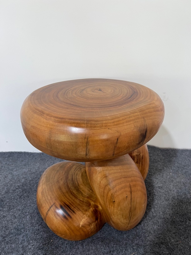 香樟木鹅卵石客厅香樟木凳子柜大气夜明金钱豹玄关摆件木制工艺品