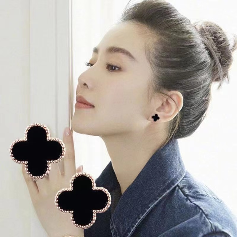 四叶草耳钉女幸运草东大门银针气质小巧简约百搭韩国潮耳饰