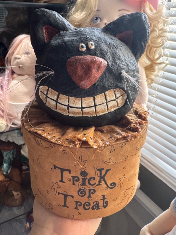 老货黑猫纸浆盒子脏破旧